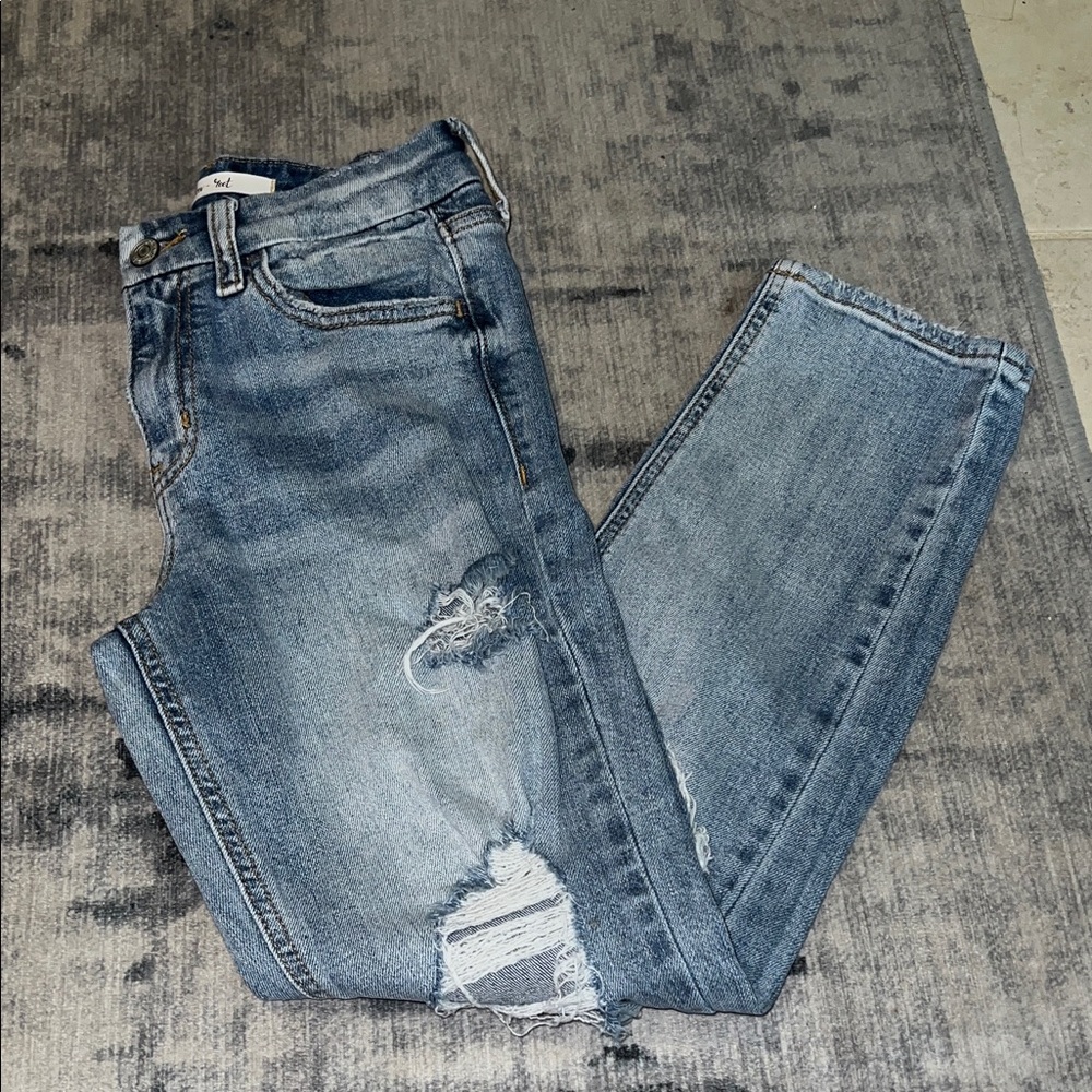 Buckle Willow and Root Women's Light Blue Distressed Skinny Jeans